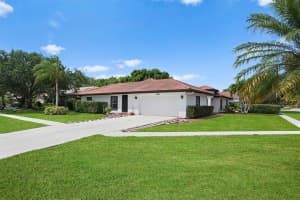 2945  Bolton Court Court Wellington, FL 33414 Sold 05/10/23