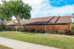 184 Springdale Circle Palm Springs, FL 33461 Sold 05/16/23