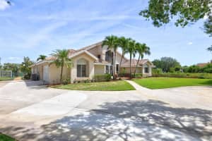 757 SE Hidden River Drive, Port Saint Lucie, FL 34983 Sold 12/27/23