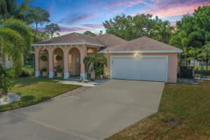 4544 Se Murray Cove Circle Stuart, FL 34997 Sold 06/01/23