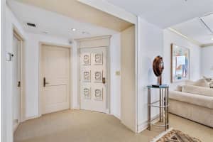 150  Bradley Place   608, Palm Beach, FL 33480 Sold 07/03/23