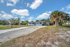 1037 Terrace Way Jensen Beach, FL 34957 Sold 05/05/23
