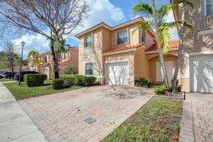 639 Nw 130th Way Pembroke Pines, FL 33028 Sold 05/22/23