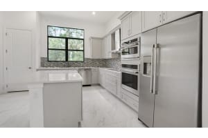 124 SE Strada Cervaro, Port Saint Lucie, FL 34952 Sold 08/08/23