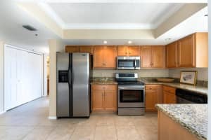 700  Uno Lago Drive   305, Juno Beach, FL 33408 Sold 10/20/23