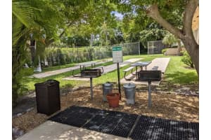 470 Executive Center Dr, West Palm Beach, FL 33401, Sold 05/23/23