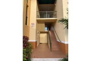 135  Yacht Club Way   105 Hypoluxo, FL 33462 Sold 06/01/23