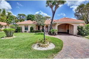 4 Fairway Drive, Boynton Beach, FL 33436 Sold 10/31/23