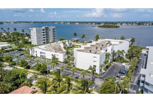 3701 S Flagler Drive B404 West Palm Beach, FL 33405 Sold 06/28/23