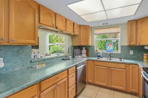 2950 SE Ocean Boulevard   33-3, Stuart, FL 34996 Sold 11/14/23