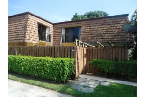 2604 26th Lane Green Acres, FL 33463 Sold 06/20/23