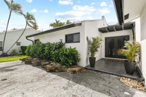 630 NE 15th Pl, Boynton Beach, FL 33435, Sold 05/12/23