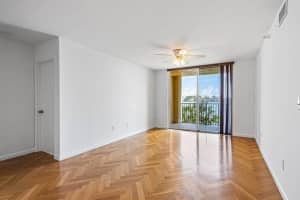 180 Yacht Club Way, Hypoluxo, FL 33462, Sold 05/16/23