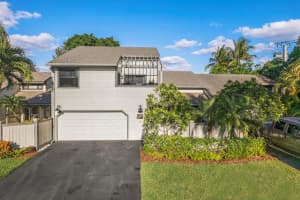 13400 Bedford Mews Court Wellington, FL 33414 Sold 06/30/23