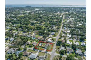 1060 2nd Street Vero Beach, FL 32962 Sold 06/20/23