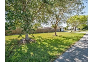 1060 2nd Street Vero Beach, FL 32962 Sold 06/20/23