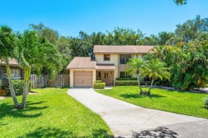 1007  Raintree Lane, Palm Beach Gardens, FL 33410 Sold 07/06/23
