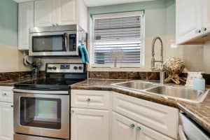 18081 Se Country Club Drive 20 Jupiter, FL 33469 Sold 05/26/23