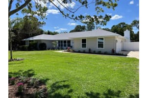 440 Ne Town Terrace Jensen Beach, FL 34957 Sold 05/19/23