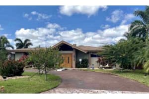 2575 SE 9th Street, Pompano Beach, FL 33062 Sold 09/15/23