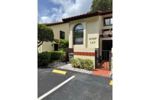 10787 Palm Lake Avenue 201, Boynton Beach, FL 33437 Sold 04/05/24