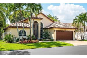 5 Lawrence Lake Dr, Boynton Beach, FL 33436, Sold 05/30/23