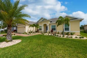 423 SW Vista Lake Drive, Port St Lucie, FL 34953 Sold 06/30/23