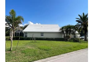 433 SW Fairway Lake Lake, Port Saint Lucie, FL 34986 Sold 09/13/23