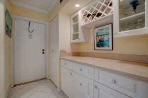 2002 S Federal Highway   104, Boynton Beach, FL 33435 Sold 06/07/23