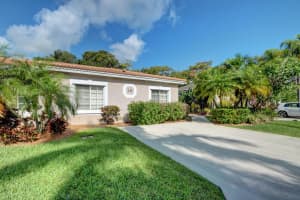 19 S Lakeshore Drive, Hypoluxo, FL 33462 Sold 07/07/23
