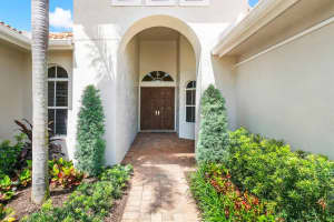 8017 Laurel Ridge Court Delray Beach, FL 33446 Sold 07/17/23