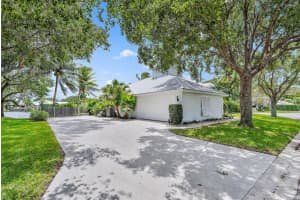 10411 Se Jupiter Narrows Drive Hobe Sound, FL 33455 Sold 06/28/23