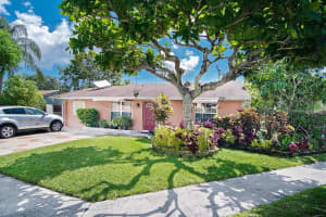 MLS# R10884982, Riviera Beach, Florida 33404