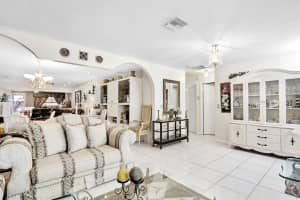 MLS# R10884982, Riviera Beach, Florida 33404