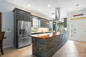 8575 Wakefield Drive Palm Beach Gardens, FL 33410 Sold 06/08/23