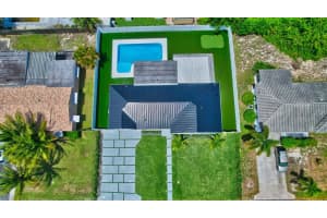 15 Ne 16th Street Delray Beach, FL 33444 Sold 06/26/23