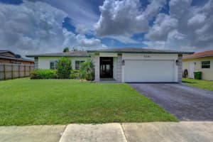 8281 Nw 68 Avenue Tamarac, FL 33321 Sold 06/05/23