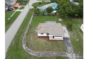 5270 Marcia Place West Palm Beach, FL 33407 Sold 06/20/23