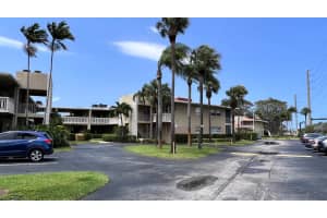 419 Us Highway 1 215 North Palm Beach, FL 33408 Sold 06/09/23