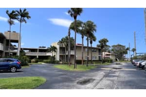 419 Us Highway 1 215 North Palm Beach, FL 33408 Sold 06/09/23
