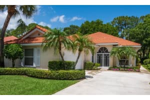 205 E Tall Oaks Circle, Palm Beach Gardens, FL 33410 Sold 08/10/23