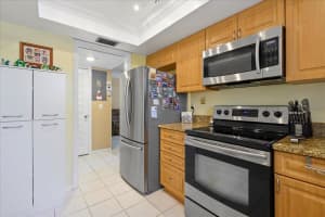 5520  Tamberlane Circle   112, Palm Beach Gardens, FL 33418 Sold 10/20/23