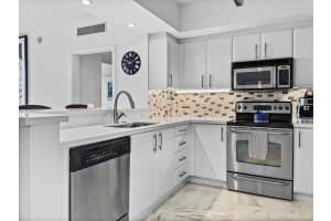 403 S Sapodilla Avenue   311, West Palm Beach, FL 33401 Sold 10/16/23