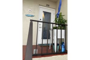 7  Willowbrook Lane   208, Delray Beach, FL 33446 Sold 09/28/23