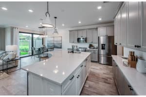 2190 Appleton Circle S Lot 352 Oakland Park, FL 33309 Sold 05/28/23