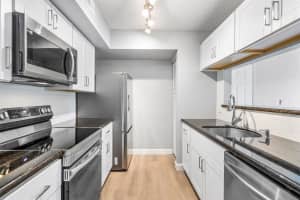 103  Yacht Club Way    305, Hypoluxo, FL 33462 Sold 09/01/23