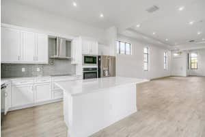 187 Se Via Tirso Port Saint Lucie, FL 34952 Sold 06/29/23