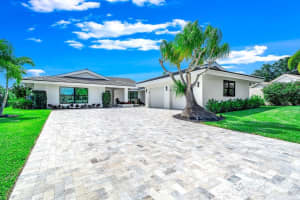 666  Lakewoode Circle  E, Delray Beach, FL 33445 Sold 05/23/24