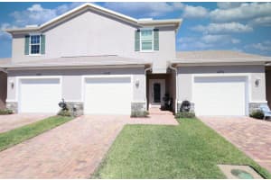 690 NE Waters Edge Lane, Port Saint Lucie, FL 34983 Sold 08/23/23