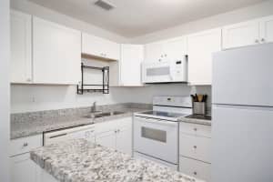 97 Spring Lake Drive 204 Vero Beach, FL 32962 Sold 06/14/23